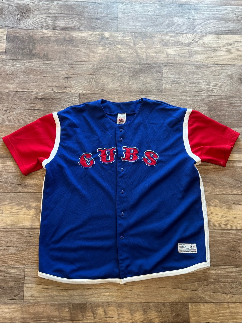 Men’s Chicago Cubs Button-Up Jersey
